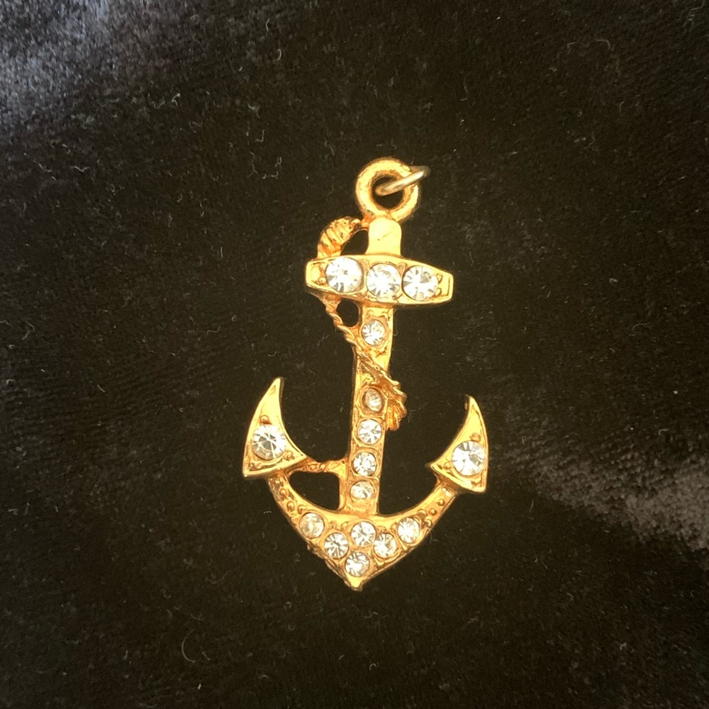 Gold tone rhinestone anchor pendant